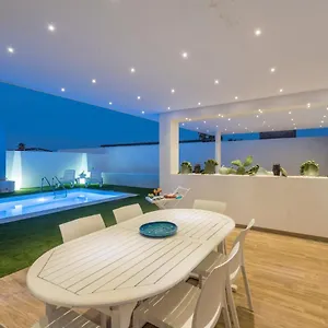  Villa Koreble In Disco Italia
