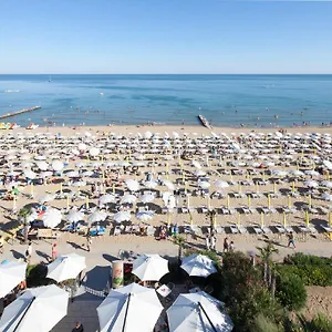 Columbia & Ninfea *** Lido di Jesolo